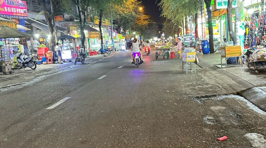 Bán nhà DV  cho thuê 1000m đs 4 linh xuân tp Thủ đức 24ty