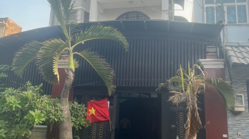 Chủ nhà cần bán căn biệt thụ đẹp đối diện công viên 7,7x18 nha 3 lầu