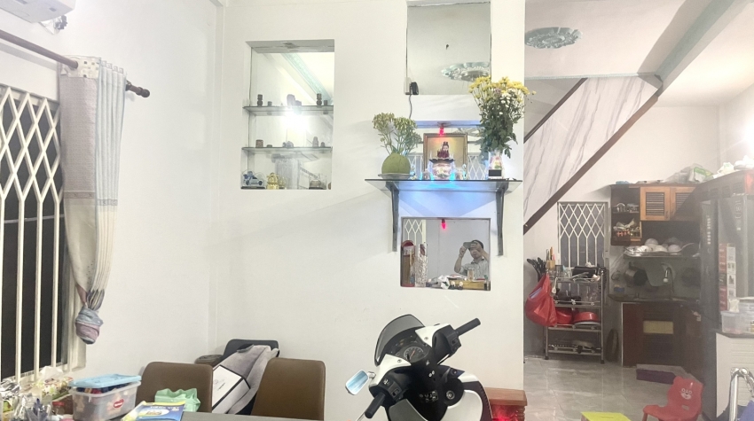 bán gấp nhà 1tr,1 lau F 3 quân Phú nhuận 4,5 x7 