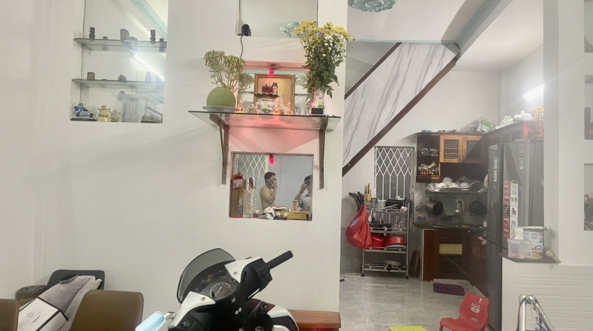 bán gấp nhà 1tr,1 lau F 3 quân Phú nhuận 4,5 x7 