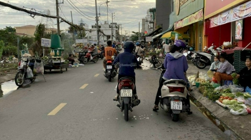 -Cần bán dãy nhà trọ hẻm 4m đường số 6 p. Linh Xuân Q. Thủ Đức.
