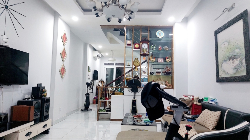 Nhà bán chính chủ  Đường số 79, phường Tân Quy, Quận 7. Diện tích: 4m x 16m